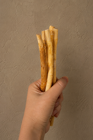 Bâtonnet de Miswak biologique : issu de sources durables de l'arbre Arak